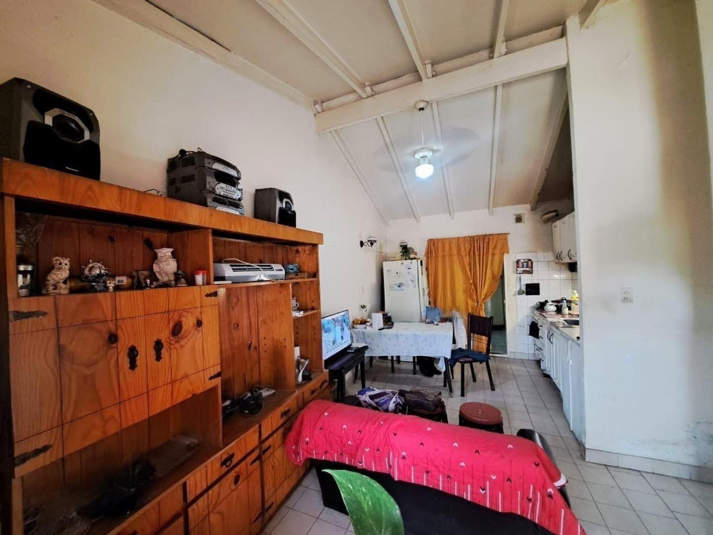 VENTA CASA 4 AMBIENTES EN MORENO