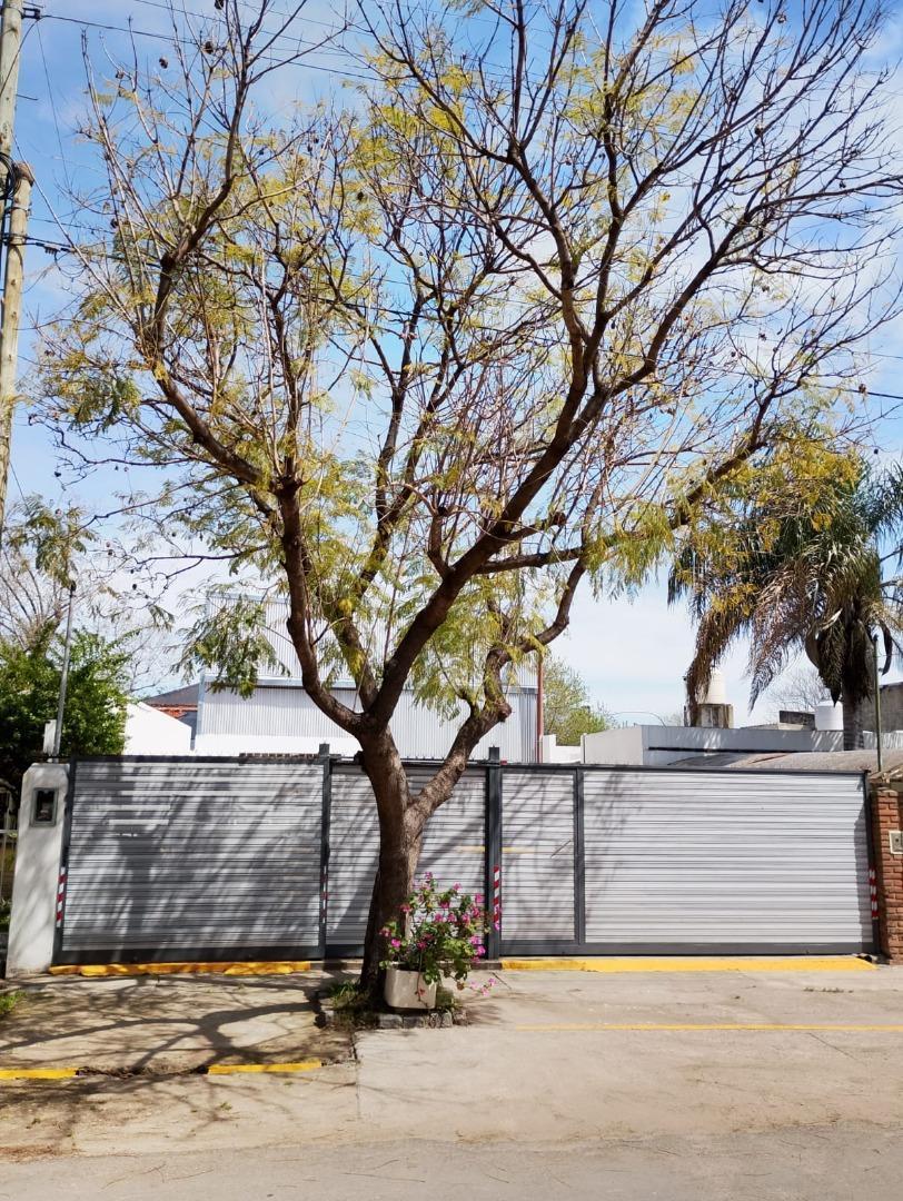 Galpón comercial en venta Ituzaingó norte