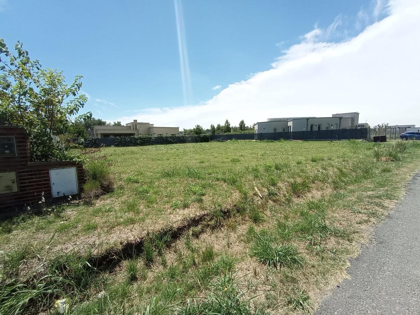 VENTA LOTE BARRIO LA MARTINA LUJAN