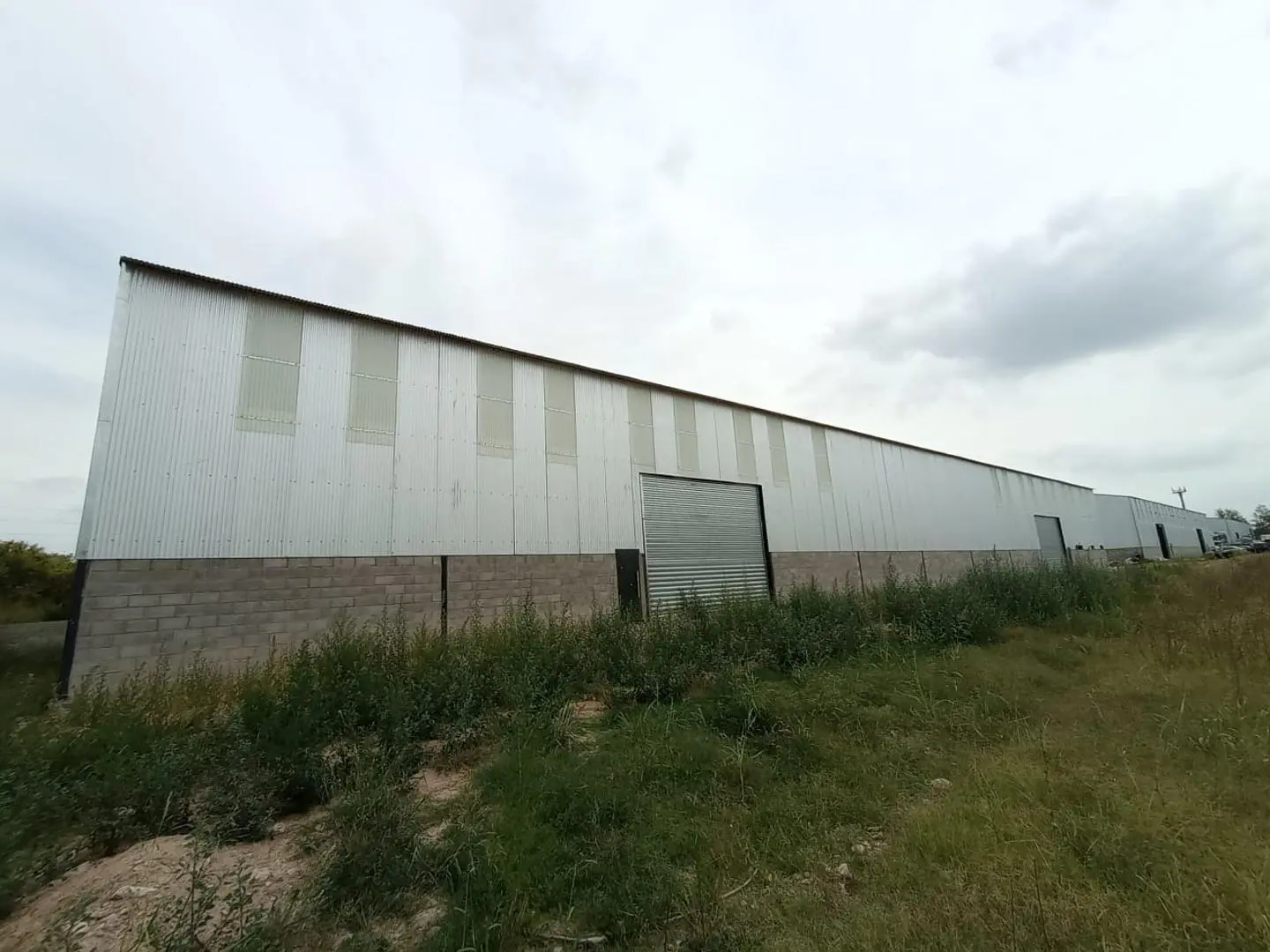 ALQUILER GALPON ZONA INDUSTRIAL LUJAN 4