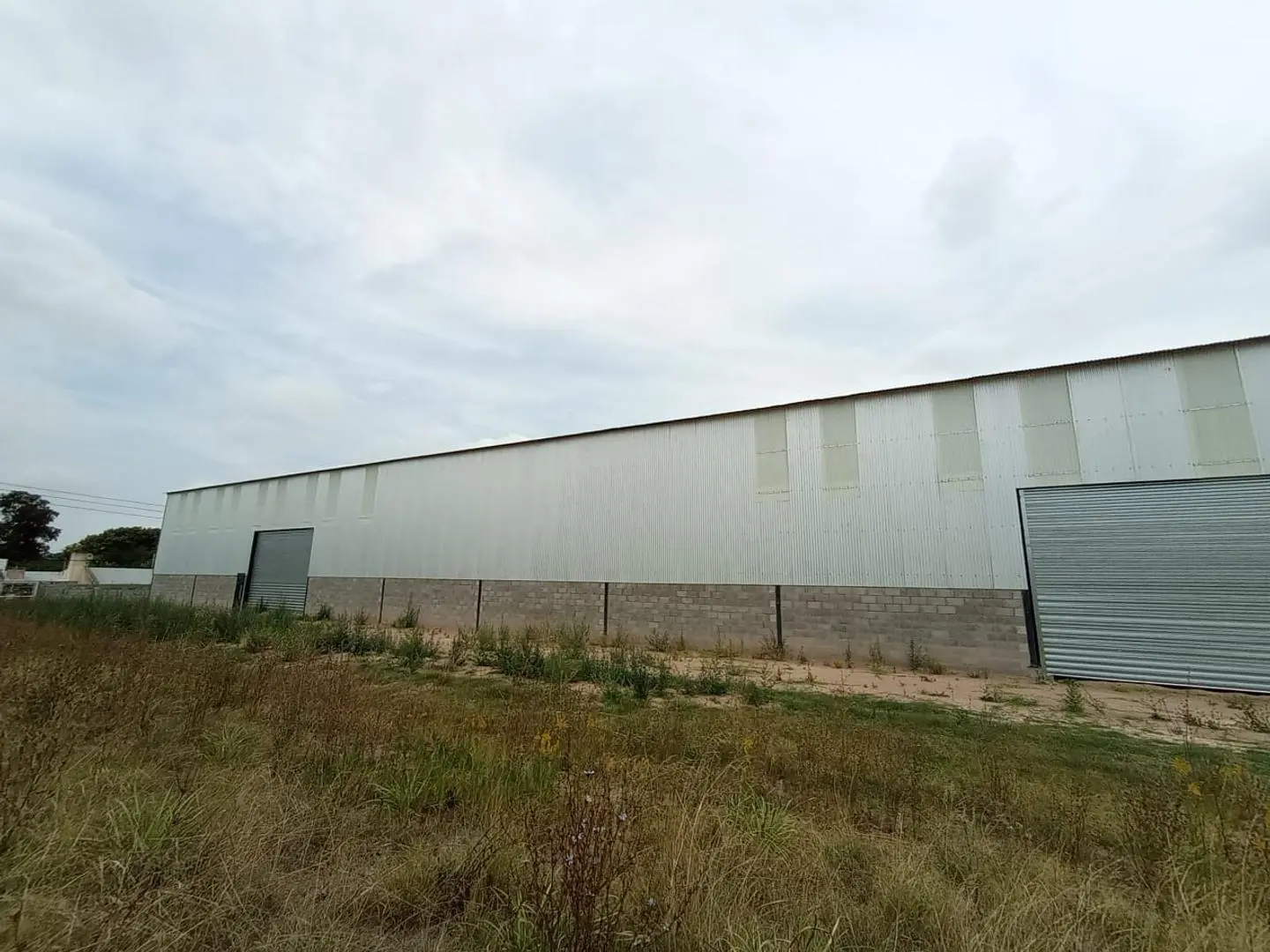 ALQUILER GALPON ZONA INDUSTRIAL LUJAN 2