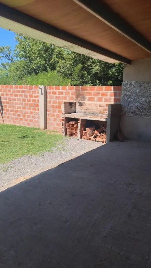 CASA QUINTA EN  VENTA CON AMPLIO PARQUE-CHIVILCOY 3