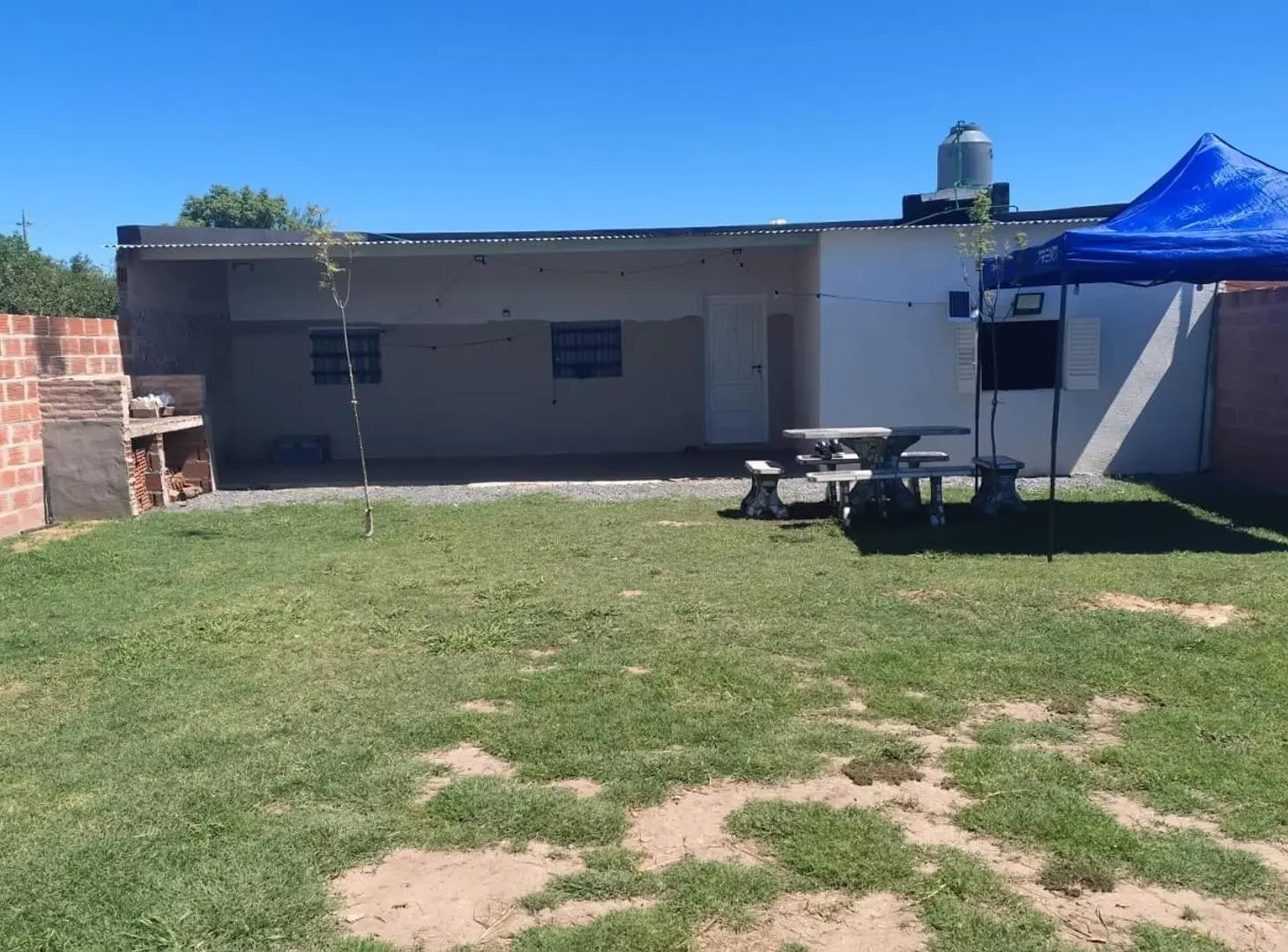 CASA QUINTA EN  VENTA CON AMPLIO PARQUE-CHIVILCOY 2