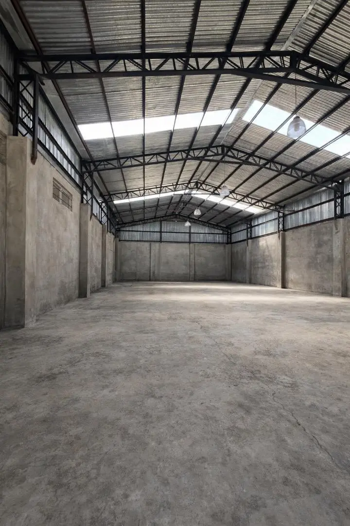 ALQUILER GALPÓN ESTRENAR 350M2-GENERAL RODRÍGUEZ  1,500 USD 3