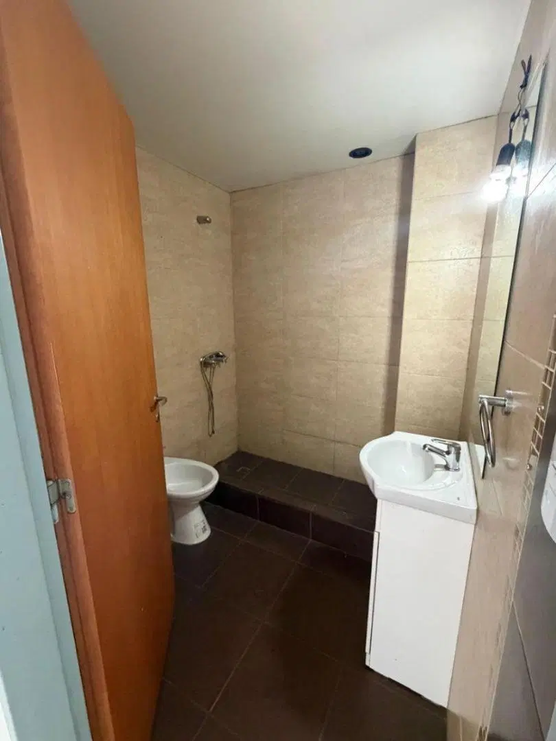 VENTA DEPARTAMENTO de AMBIENTES AMPLIOS y MUY LUMINOSO ZOGBA 8