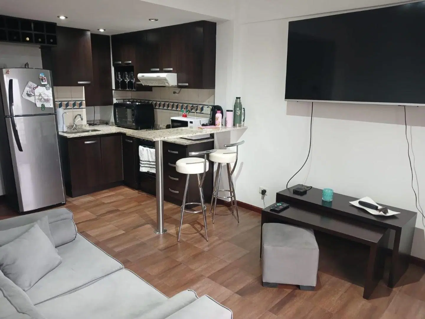VENTA DEPARTAMENTO LUMINOSO Y DE AMPLIOS AMBIENTES 1
