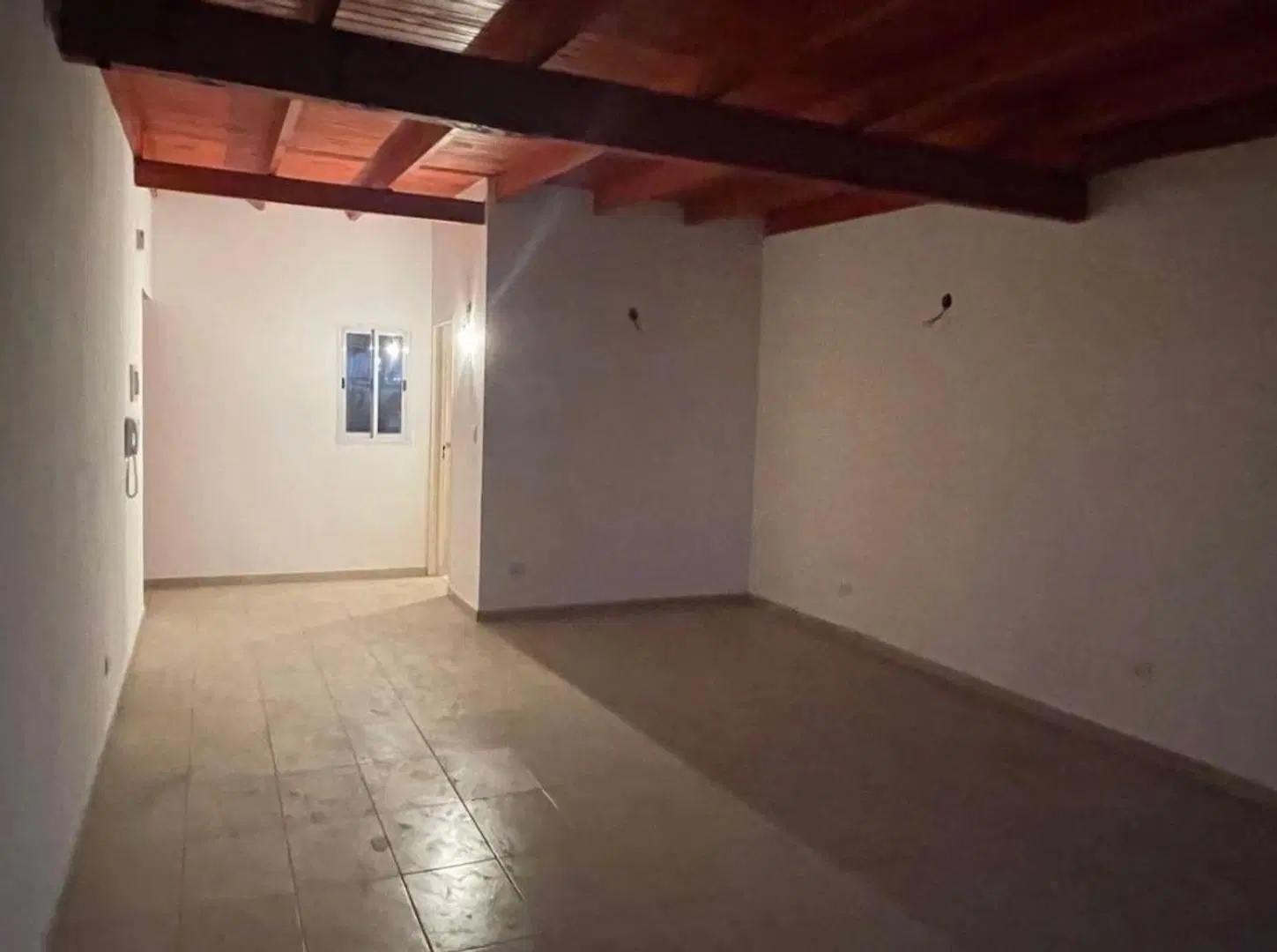 VENTA de AMPLIO MONOAMBIENTE con EXCELENTE UBICACION ZOGBA 2