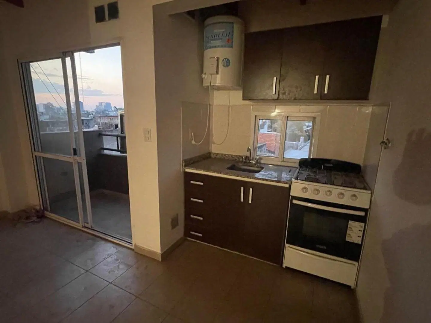 VENTA de AMPLIO MONOAMBIENTE con EXCELENTE UBICACION ZOGBA 1