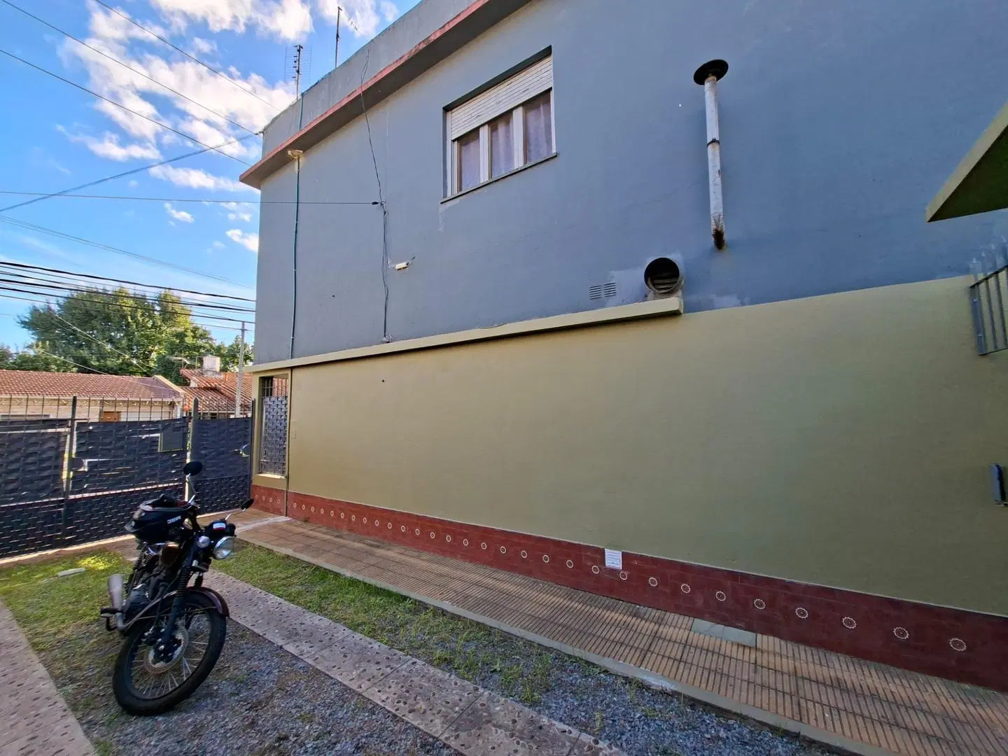 CASA EN VENTA - MULTIFAMILIAR. OPORTUNIDAD. 2