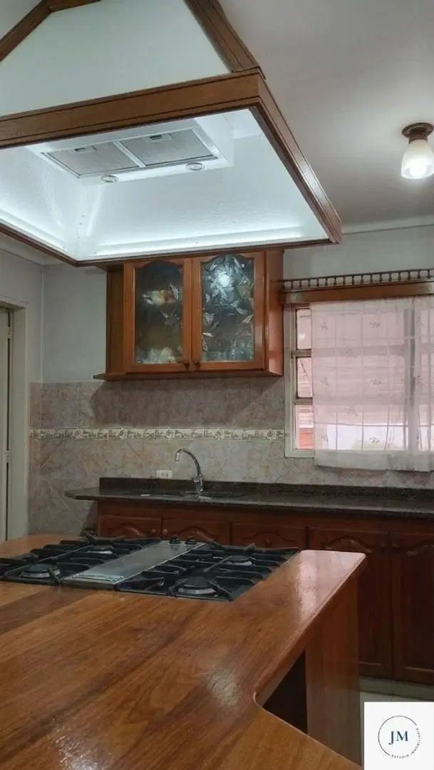 VENTA CASTELAR 3 AMB 2 PATIOS PARRILLA BCÓN TERRAZA 1