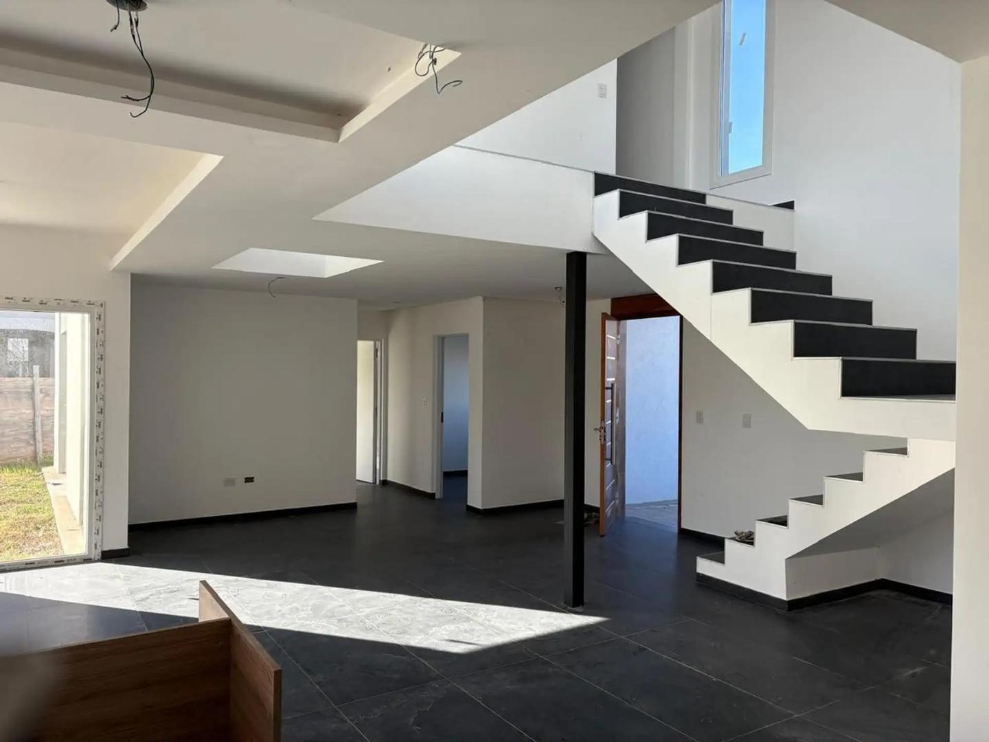 Foto de VENTA CASA EN BARRIO SANTA INES CANNING, imagen 2
