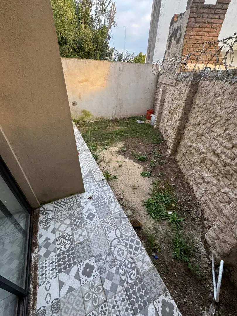 DEPARTAMENTO EN EL MIRADOR, LUJAN. EXCELENTE UBICACIÓN 5