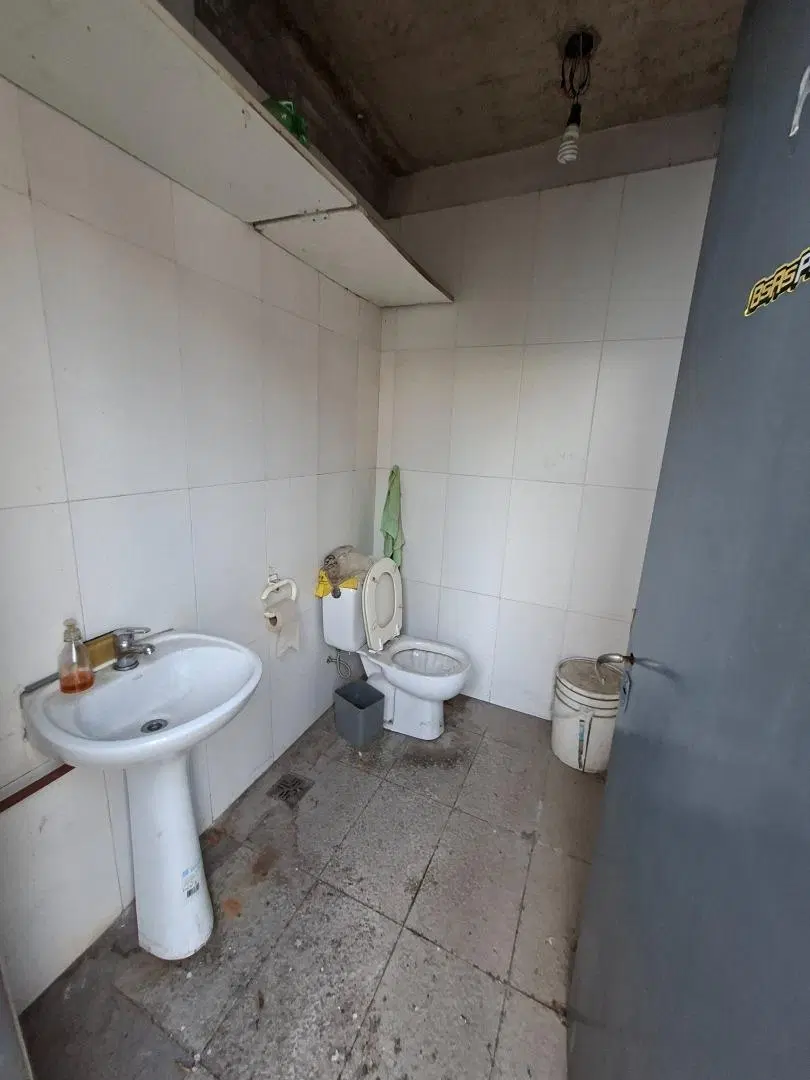 ALQUILER de IMPORTANTE TERRENO EN MORON CENTRO 1