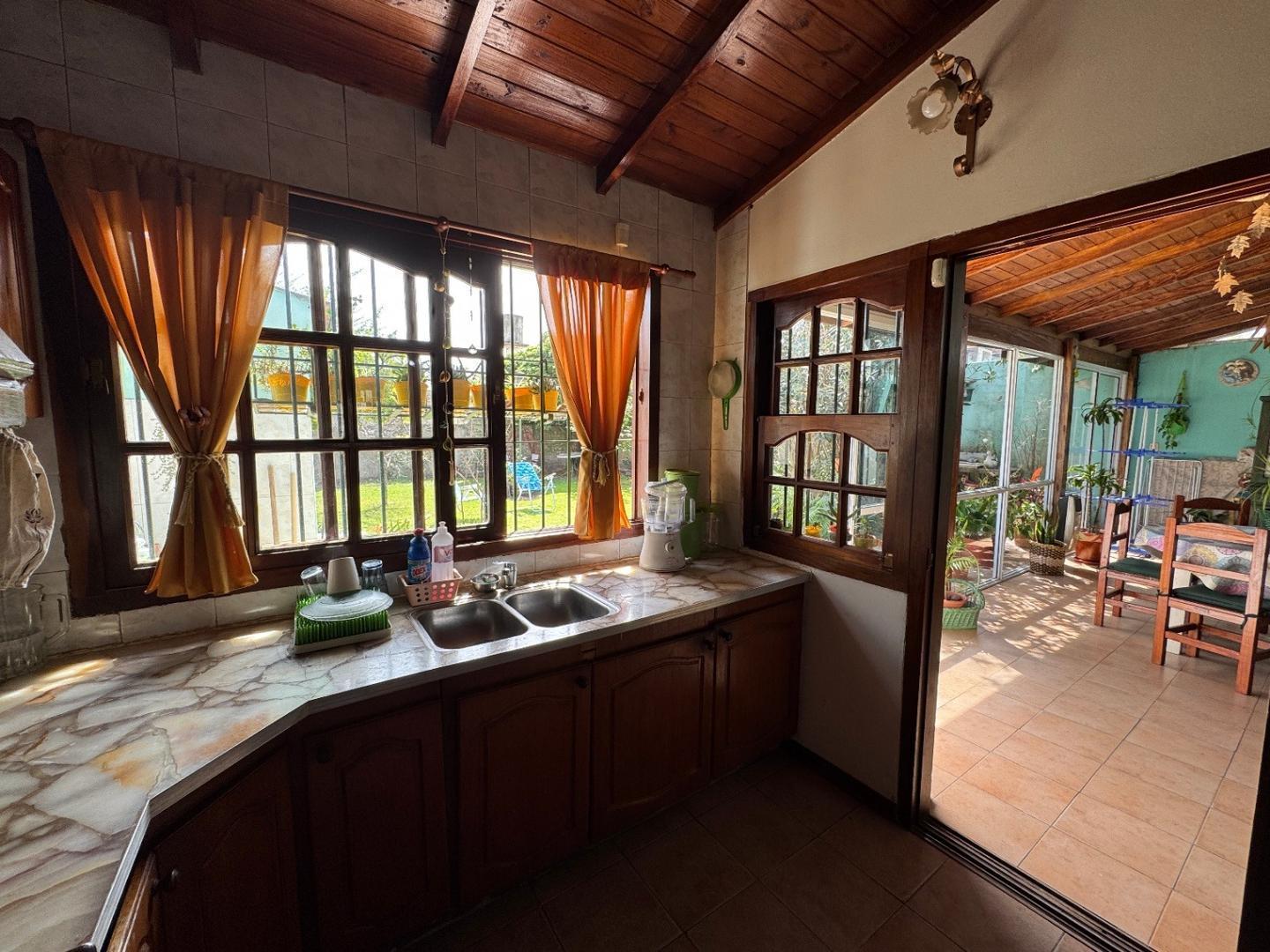 Foto de Casa en Venta c/cochera en paso del Rey, imagen 3