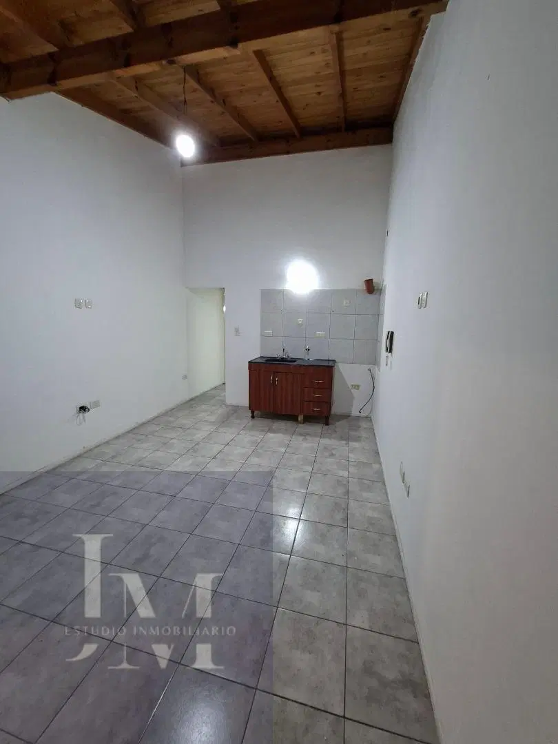 Venta Departamento 2 Amb. Luminoso c/ posibilidad de cochera 3