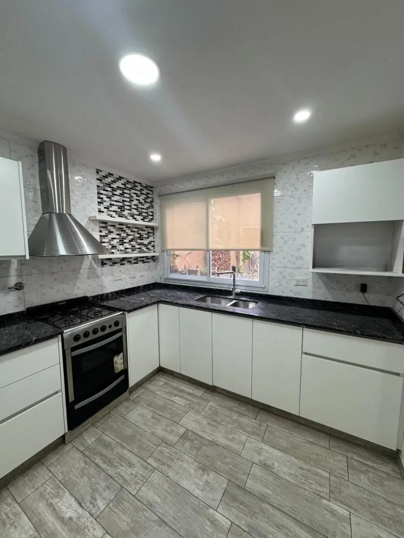 Casa remodelada con pileta y galería, 3 hab, San Miguel. 5