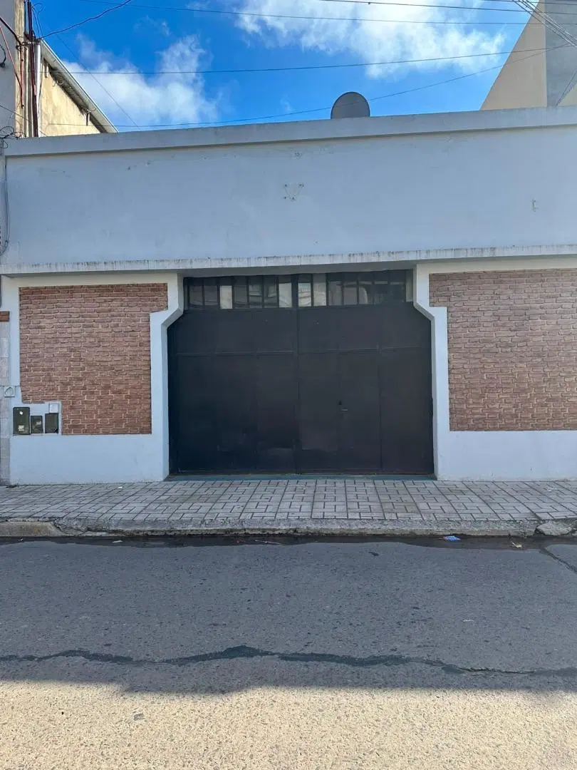 GALPON EN VENTA!!! CENTRO DE LUJAN!!! EXCELENTE UBICACION!!! 2