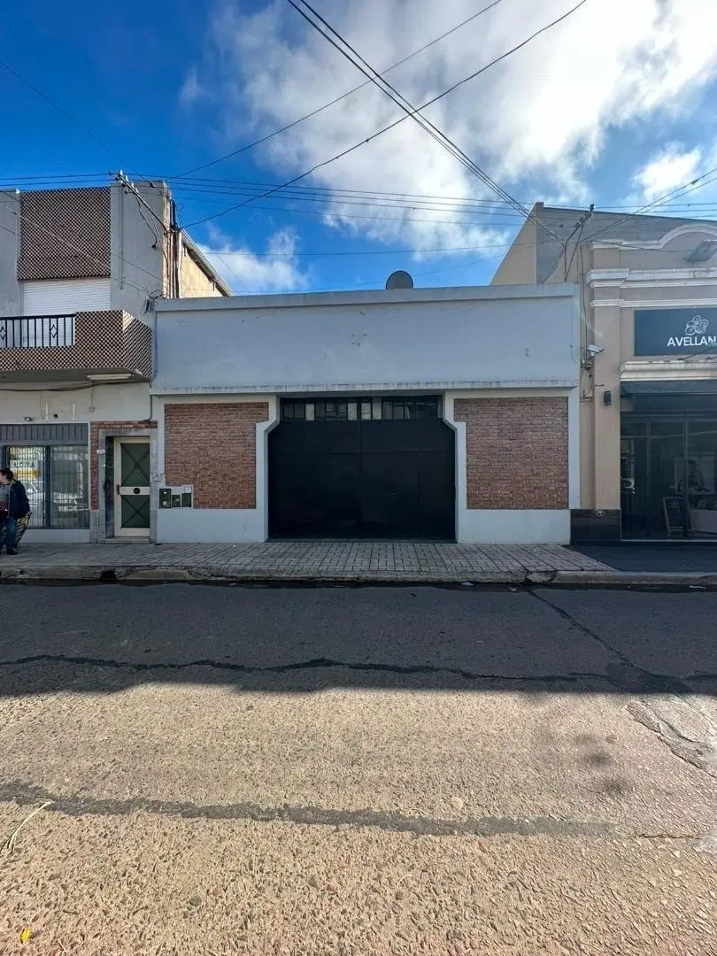 GALPON EN VENTA!!! CENTRO DE LUJAN!!! EXCELENTE UBICACION!!! 3