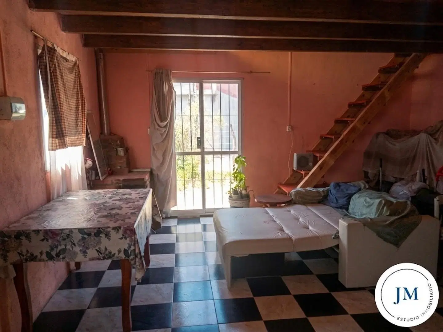 Casa sobre gran lote - a terminar Gran oportunidad Permuta 4