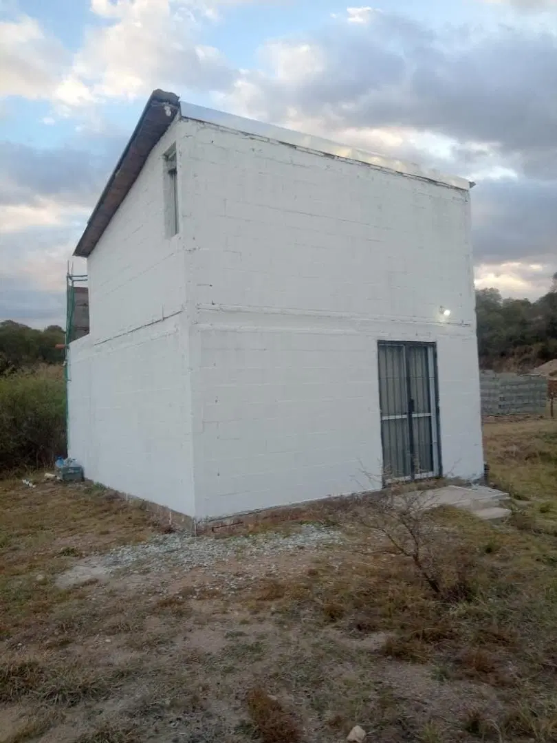 Casa sobre gran lote - a terminar Gran oportunidad Permuta 2