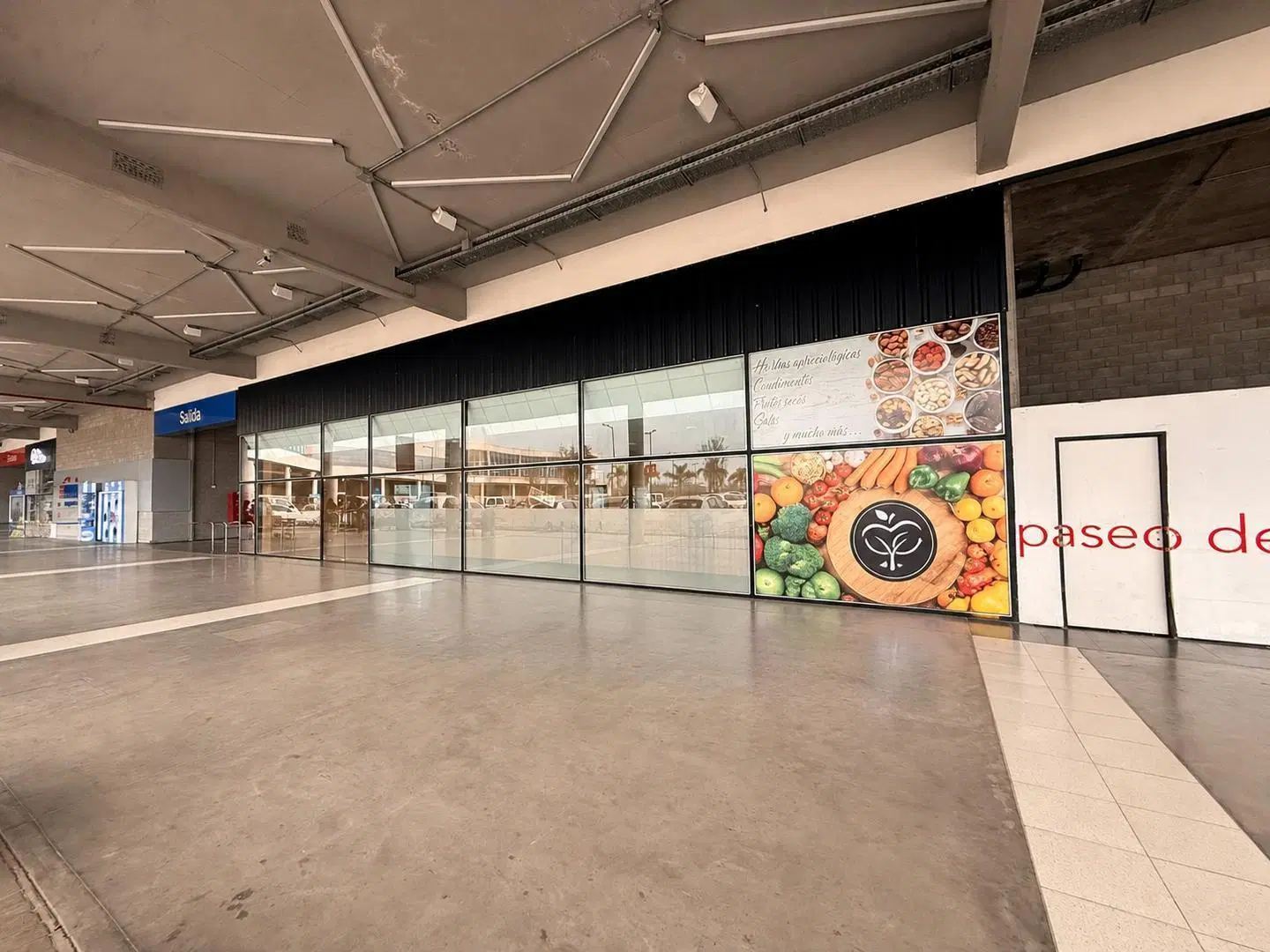 ALQUILER – LOCALES COMERCIALES EN CENTRO COMERCIAL NINI MAYO 4
