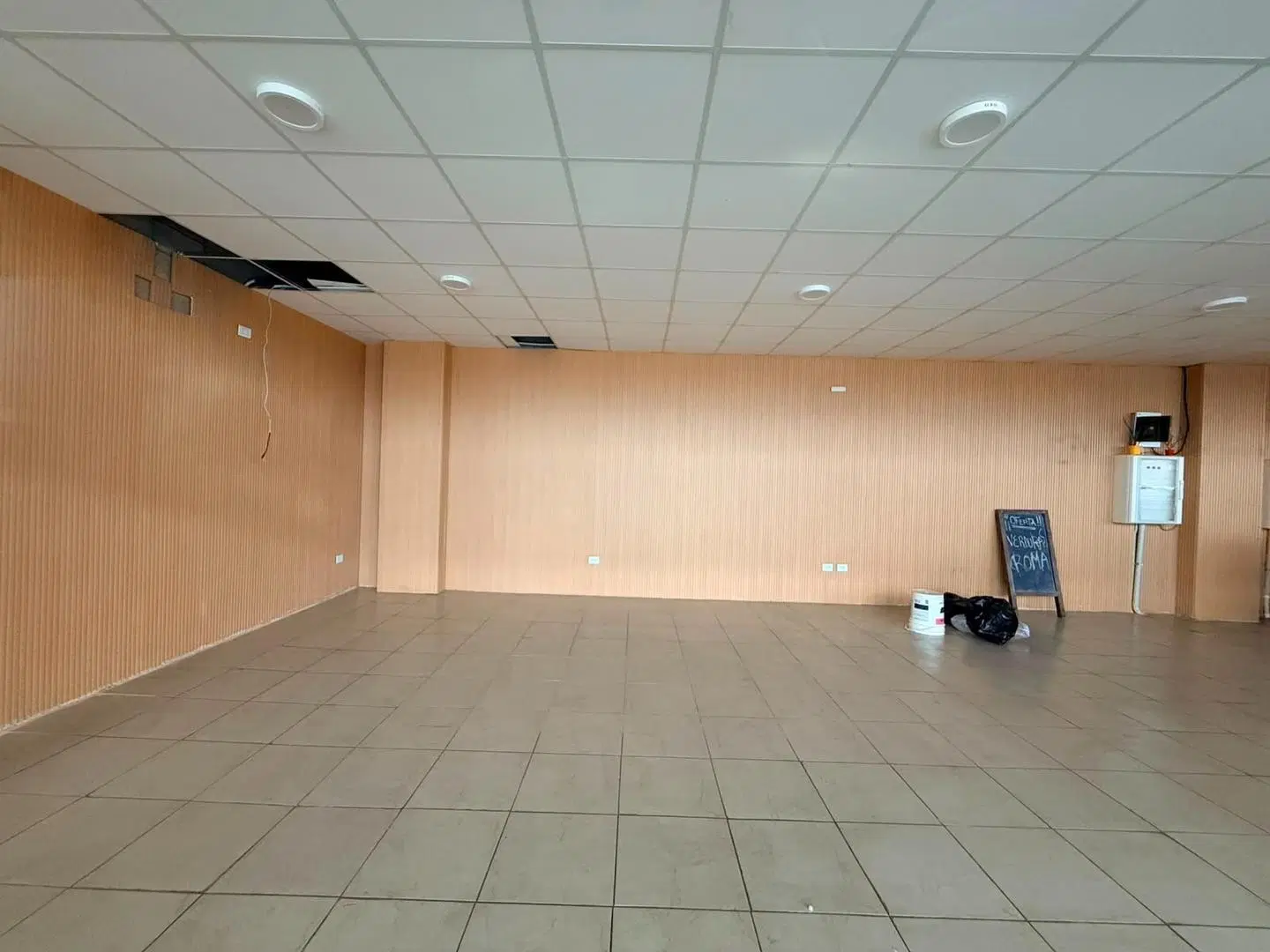 ALQUILER – LOCALES COMERCIALES EN CENTRO COMERCIAL NINI MAYO 3