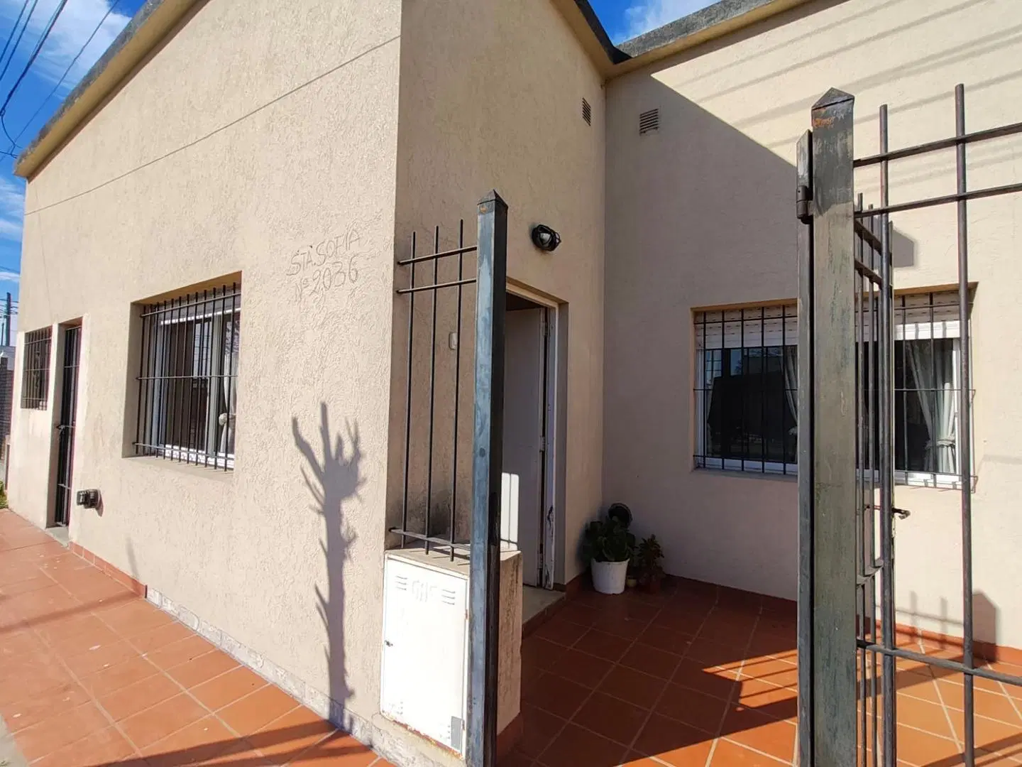 CASA APTO CREDITO BARRIO CONSTANTINI LUJAN 3