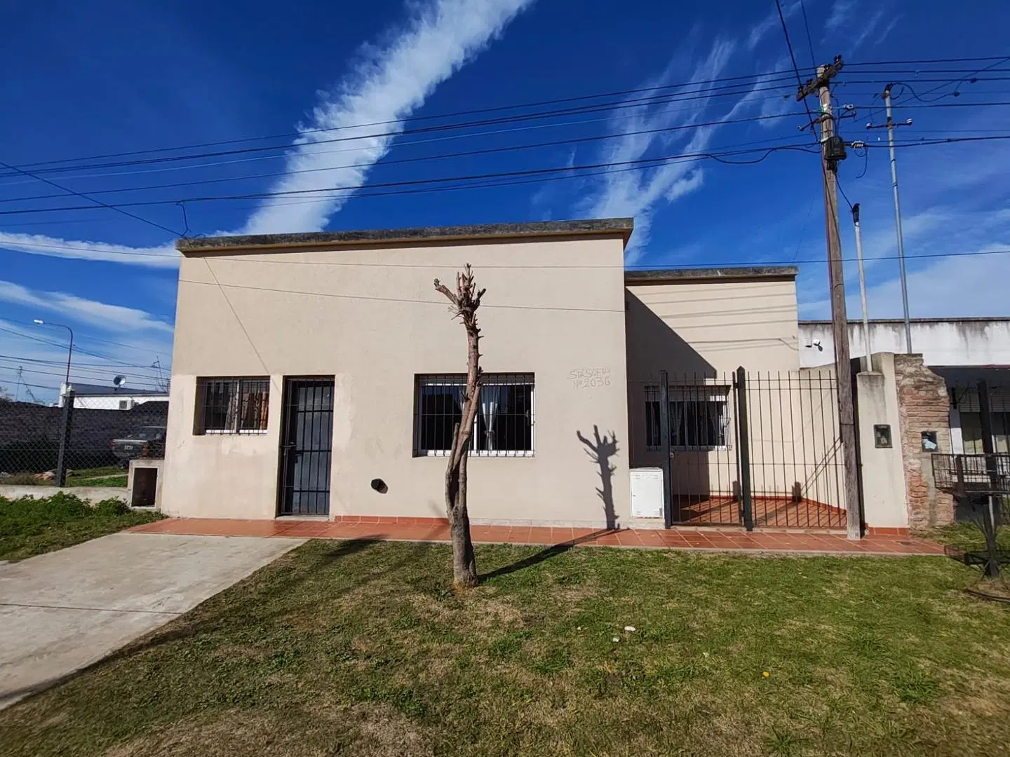 CASA APTO CREDITO BARRIO CONSTANTINI LUJAN 5