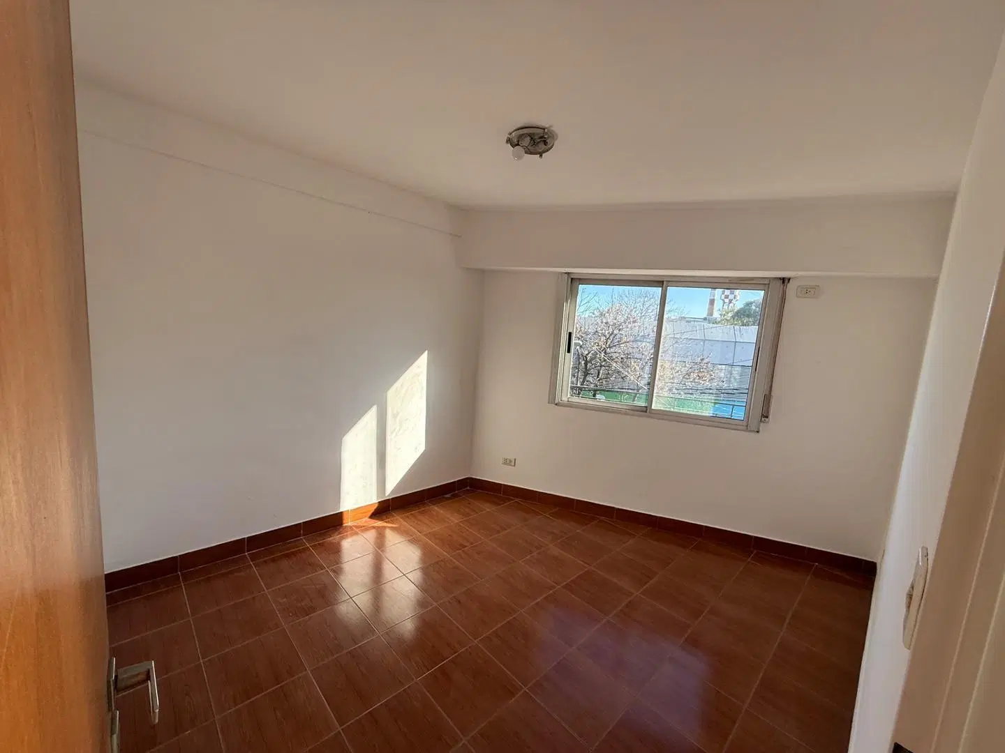 Departamento en Alquiler 2 ambientes muy amplio 3