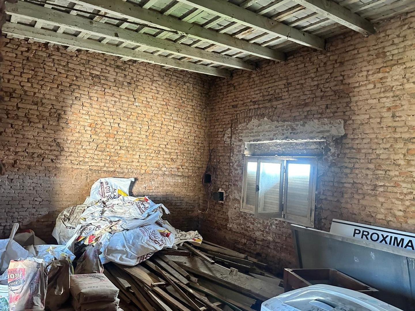 Foto de CASA a RECICLAR - EXCELENTE OPORTUNIDAD para INVERSORES!, imagen 1
