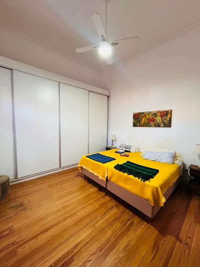 VENTA CASA, CENTRO DE MERCEDES B. 8
