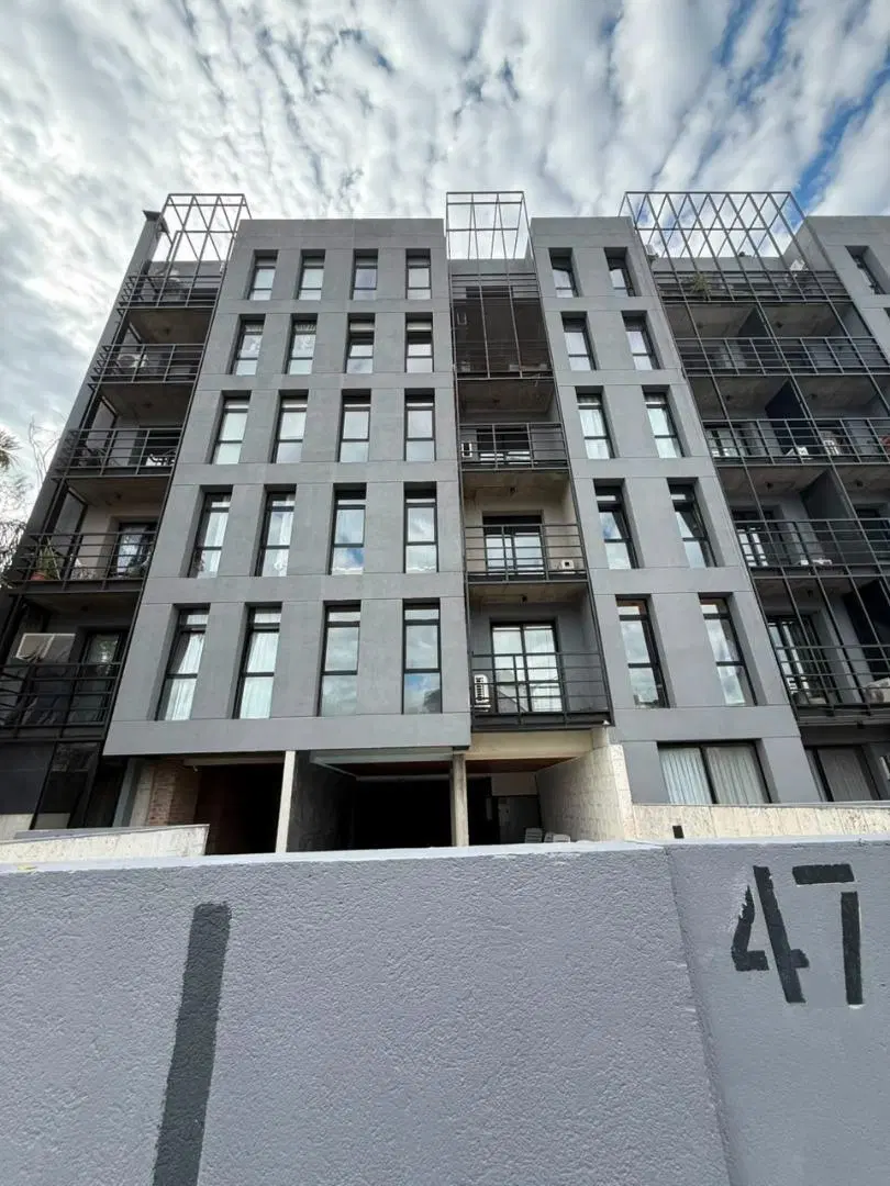 VENTA DE DEPARTAMENTO 2 AMBIENTES MORENO CENTRO 4