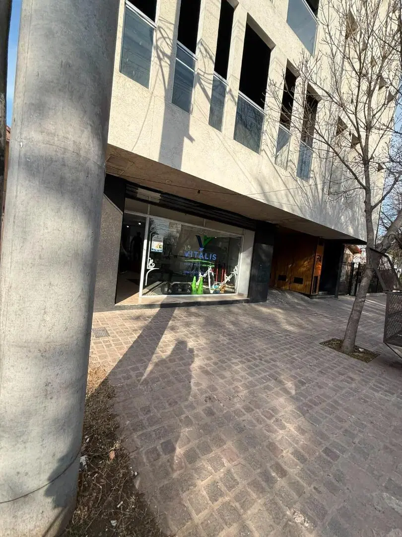 VENTA DE LOCAL MORENO CENTRO USD 65.000 1