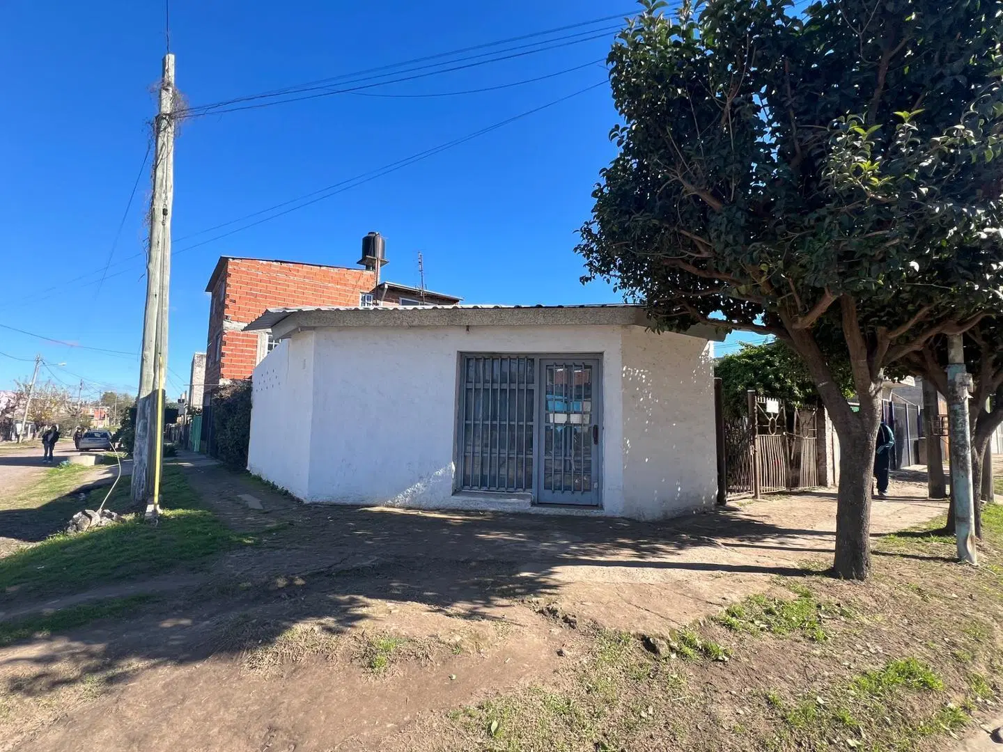 Casa multifamiliar mas local en Moreno Trujui 2