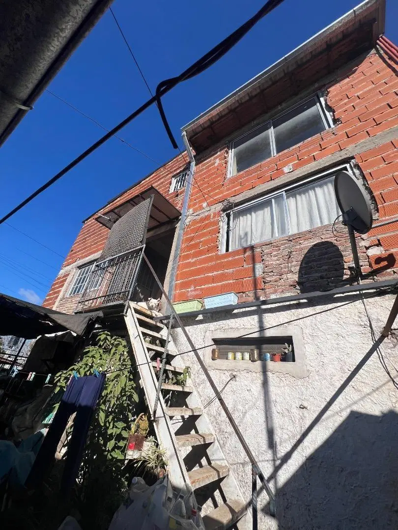 Casa multifamiliar mas local en Moreno Trujui 4