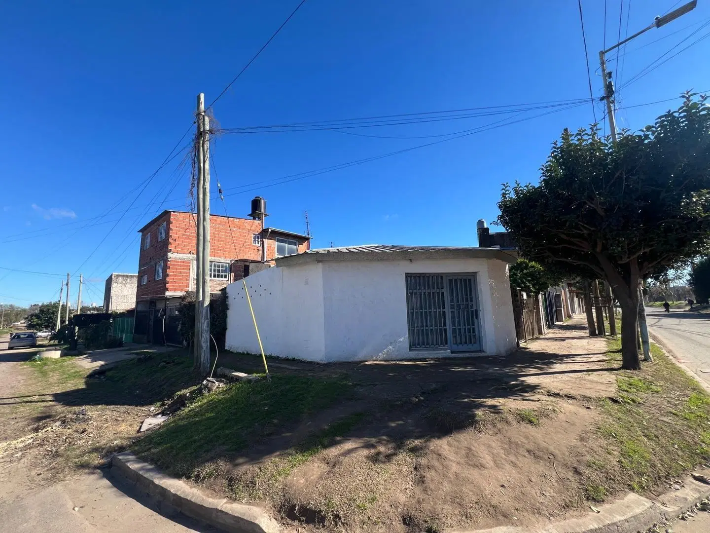 Casa multifamiliar mas local en Moreno Trujui 3