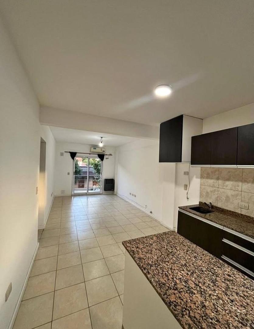 Foto de departamento 2 ambiente con cochera (caseros ), imagen 1