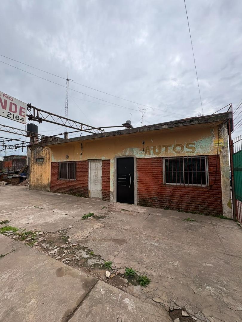 Foto de Local comercial en venta sobre avenida en Cruce castelar, imagen 3