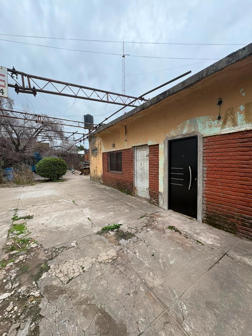 Foto de Local comercial en venta sobre avenida en Cruce castelar, imagen 1
