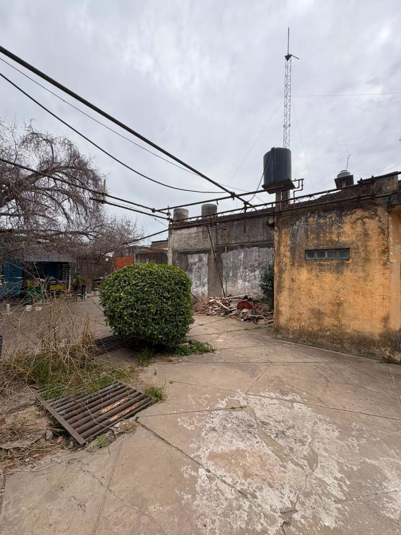 Foto de Local comercial en venta sobre avenida en Cruce castelar, imagen 4