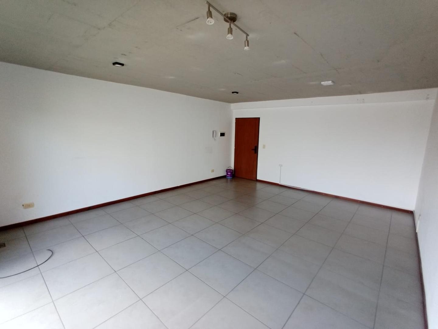 Foto de AMPLIA OFICINA EN BUREAU MARIA EUGENIA, imagen 3
