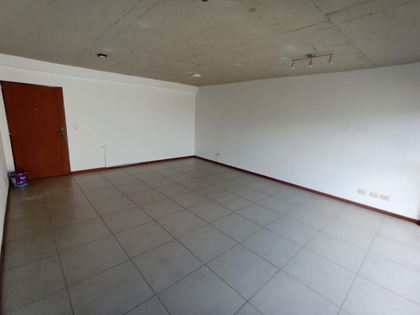 Foto de AMPLIA OFICINA EN BUREAU MARIA EUGENIA, imagen 1