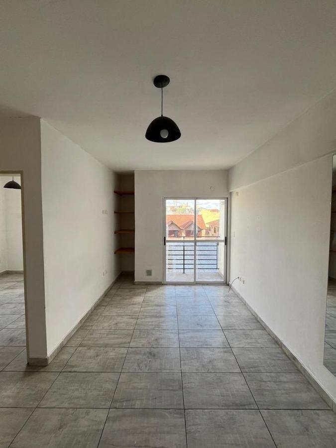 Foto de EXCELENTE DEPARTAMENTO EN HURLINGHAM, imagen 1