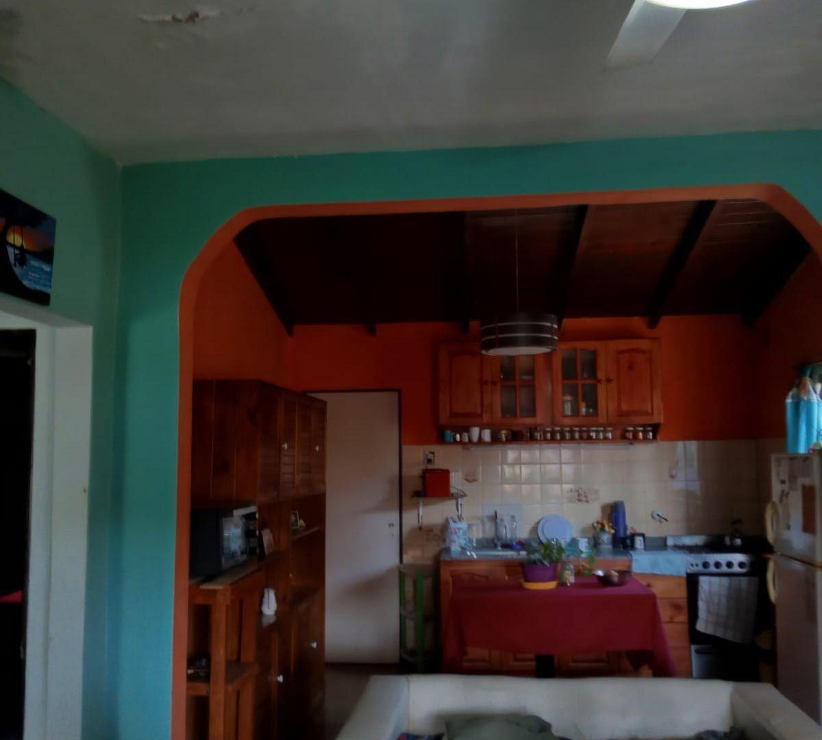 Foto de Casa 4 Ambientes, 2 Dormitorios con Parque y Cochera | Glew, imagen 3