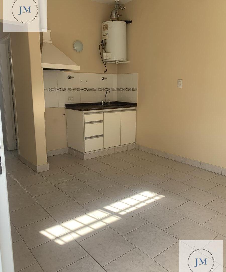 Foto de ALQUILER de PH tipo CASA 3 ambientes en Hurlingham, imagen 4