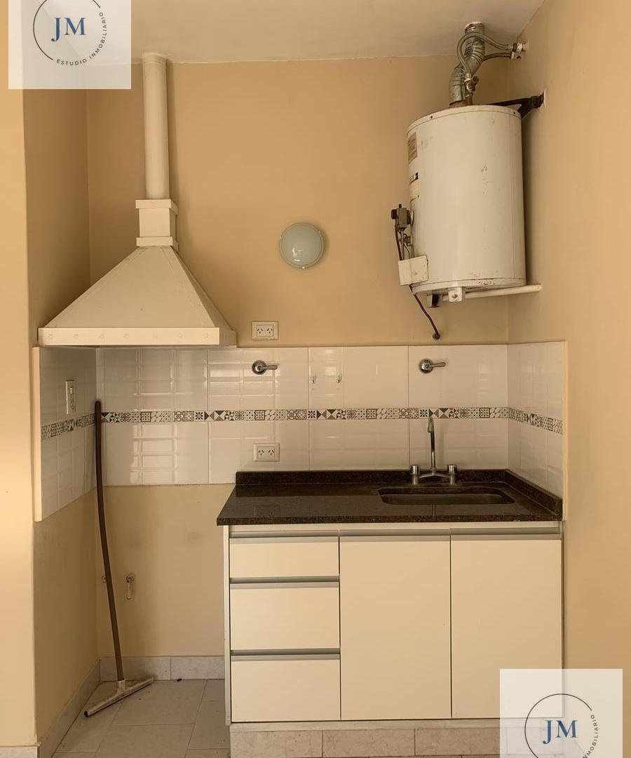 Foto de ALQUILER de PH tipo CASA 3 ambientes en Hurlingham, imagen 2
