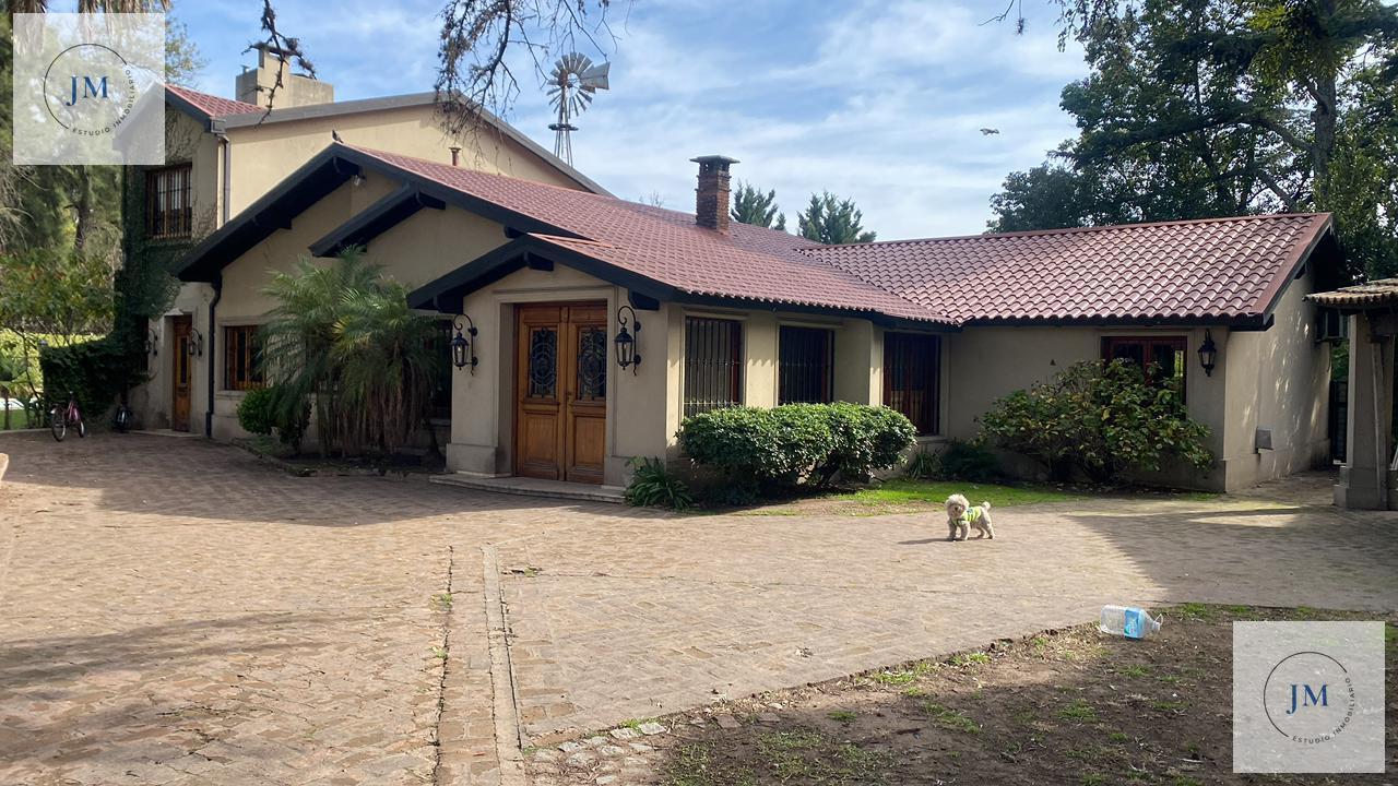 Foto de Casa de categoria en venta en Ituzaingó, imagen 3