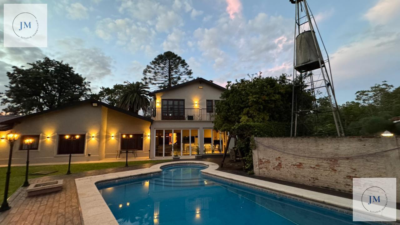Foto de Casa de categoria en venta en Ituzaingó, imagen 2