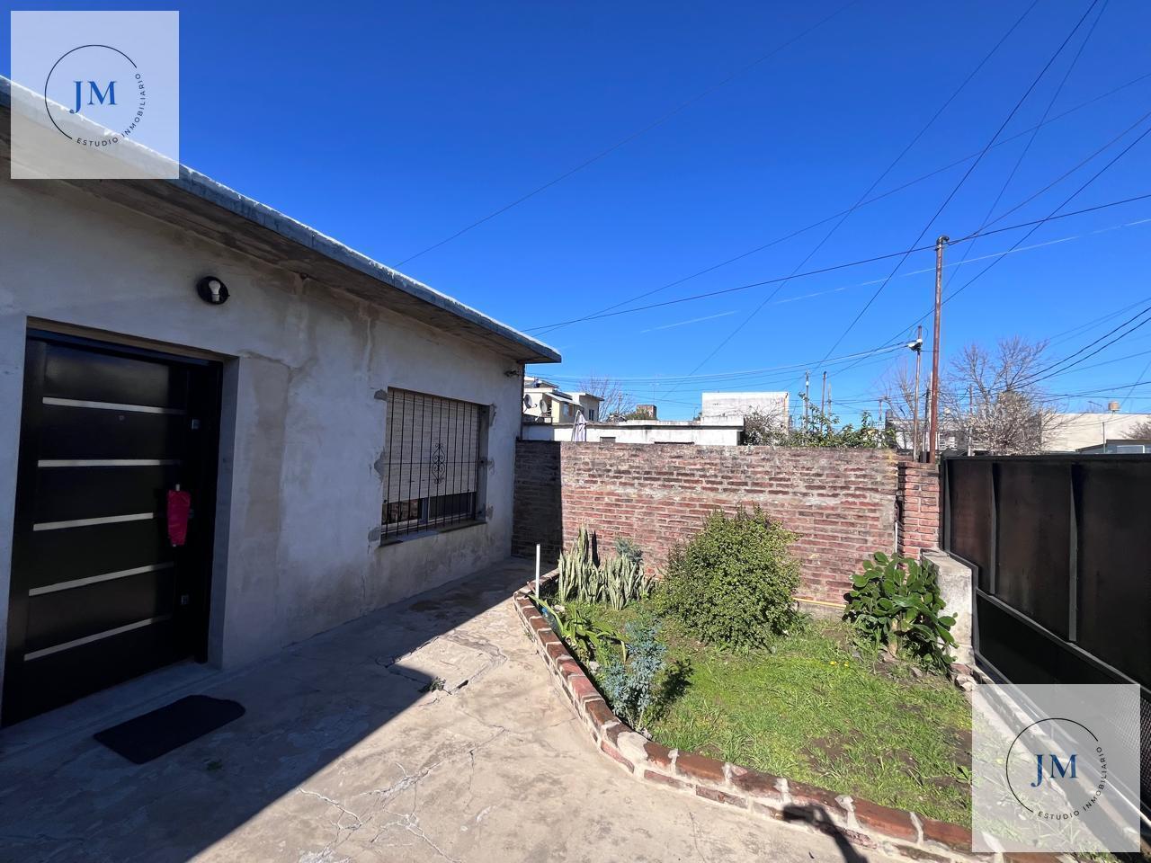 Foto de Venta Casa 3 ambientes en Enrique Delfino, imagen 1