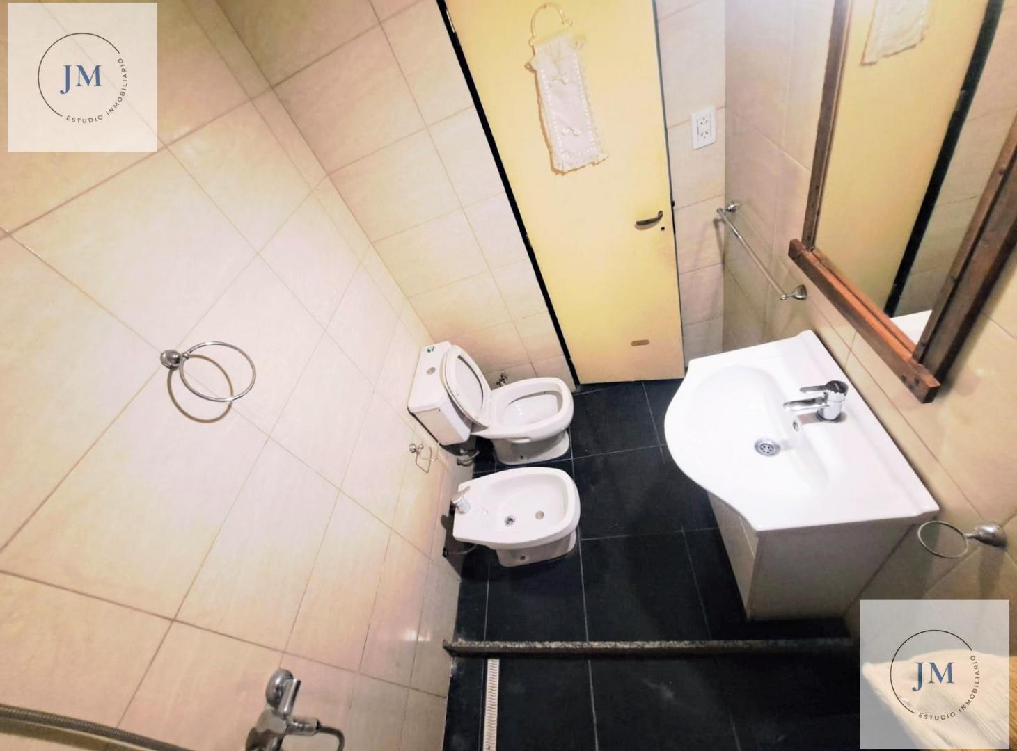 Foto de VENTA DEPARTAMENTO 2 AMBIENTES CON PATIO FLORESTA, imagen 5